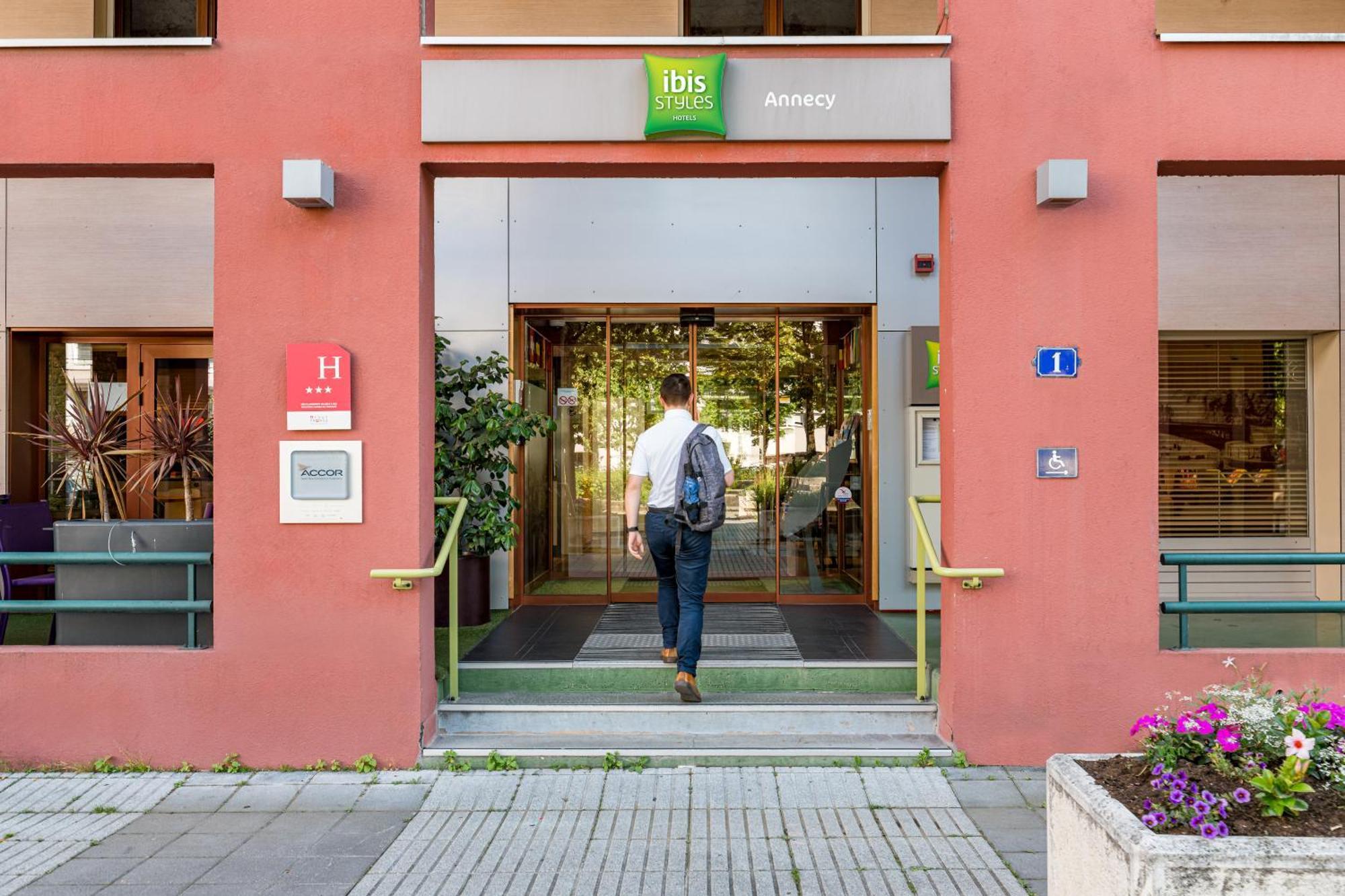 Hotel Ibis Styles Annecy Centre Gare Exteriér fotografie